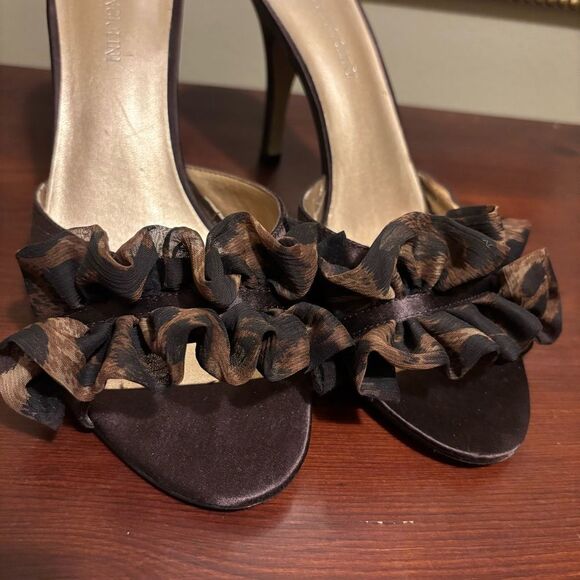 Enzo Angiolini Aedeka Brown Satin Animal Print Chiffon Ruffle Open Toe Heels 8 - Picture 3 of 10